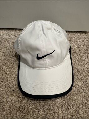 Nike Featherlight Dri-FIT White and Black Cap